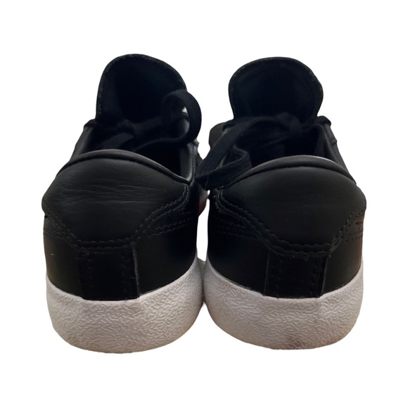 Converse black leather lace up sneakers - size 3 - Picture 4 of 5